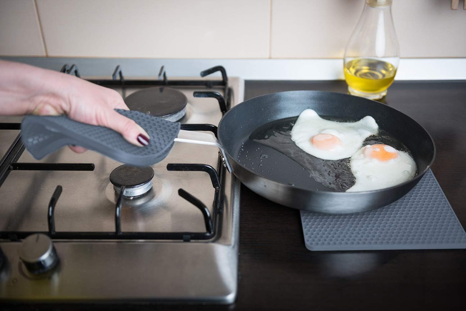 Silicone Pot Holders and Trivet Mats Heat Resistant to 440°F to Protect Your Table and Countertop Contains 4 Pieces 2 round and 2 Squared